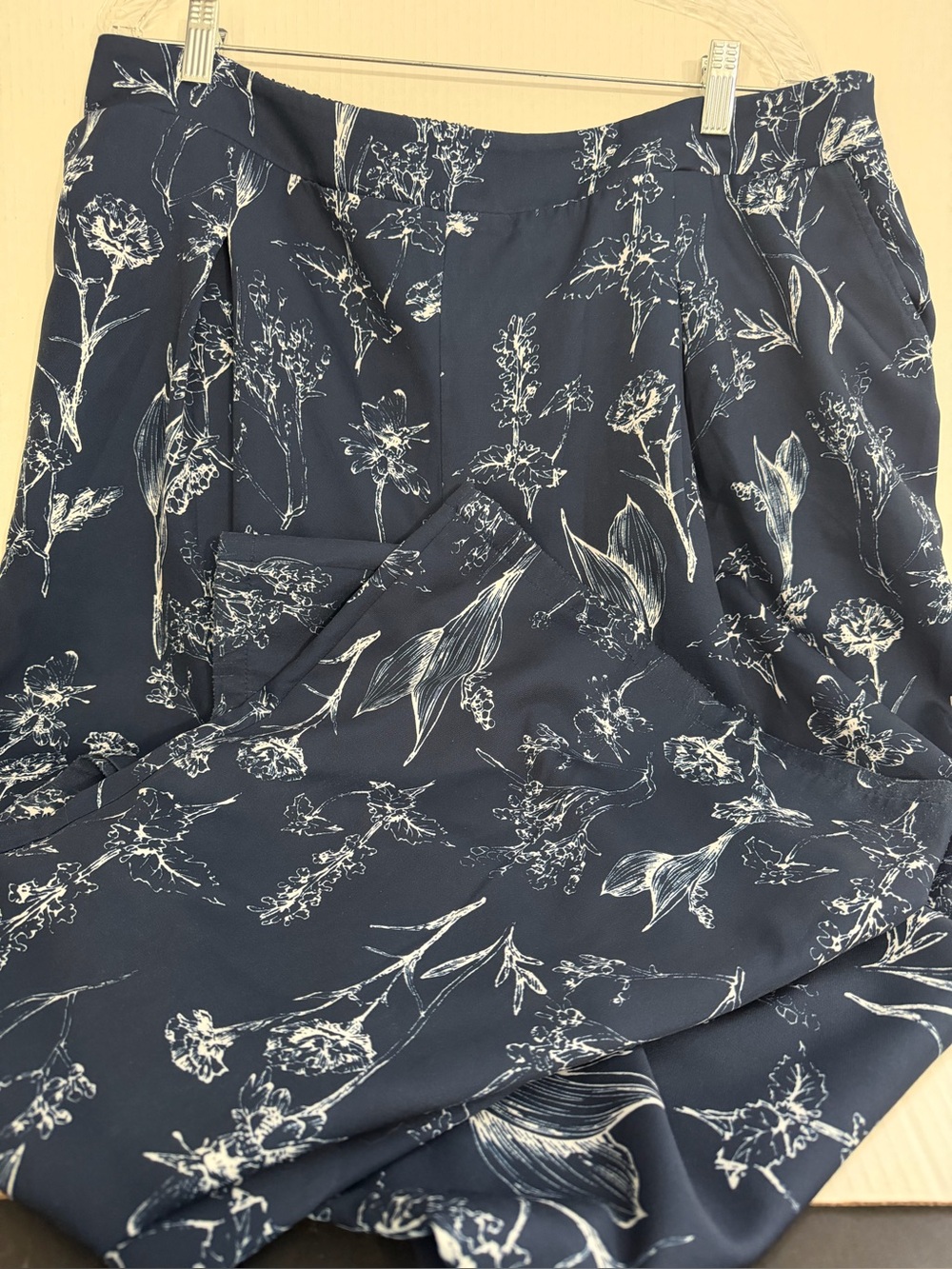 Cider Women’s Navy Floral Wide-Leg Pants